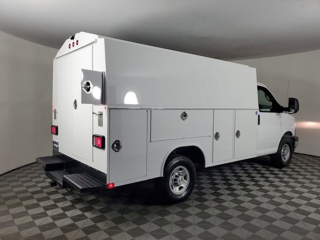 New 2025 Chevrolet Express 3500 w/ Power Convenience Package RWD image 4