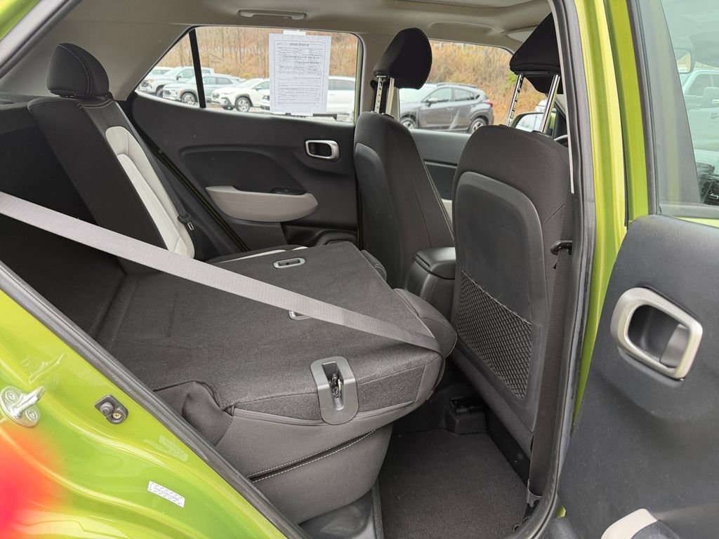 Certified 2022 Hyundai Venue SEL image 28