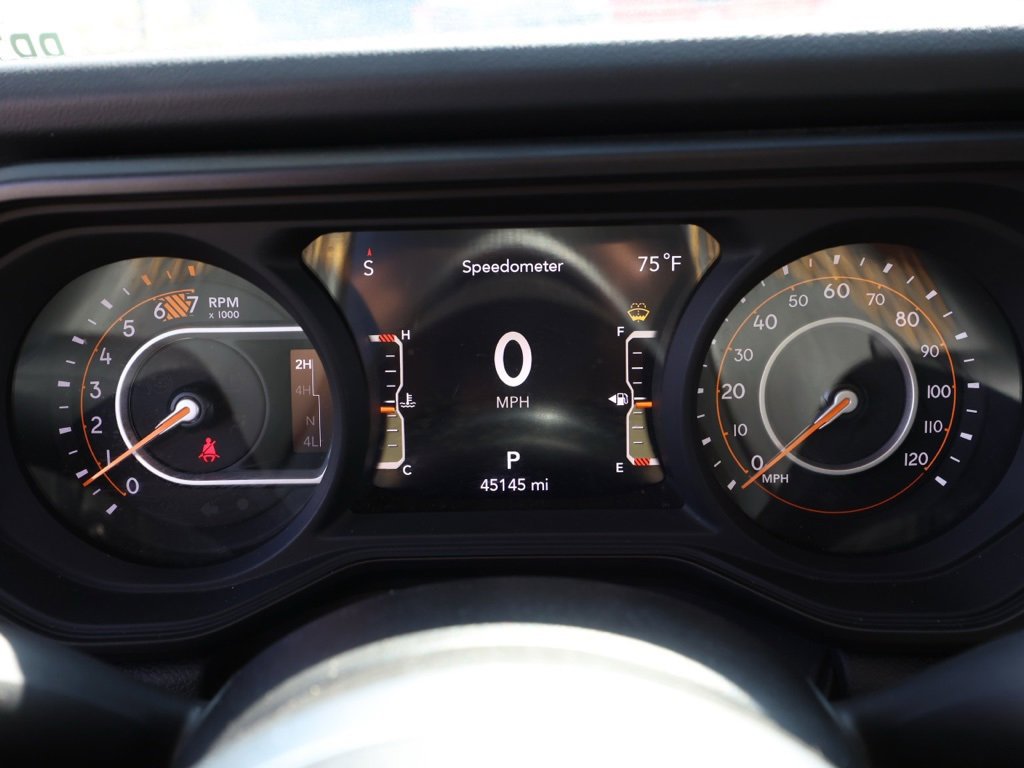 Used 2024 Jeep Wrangler Sahara image 28