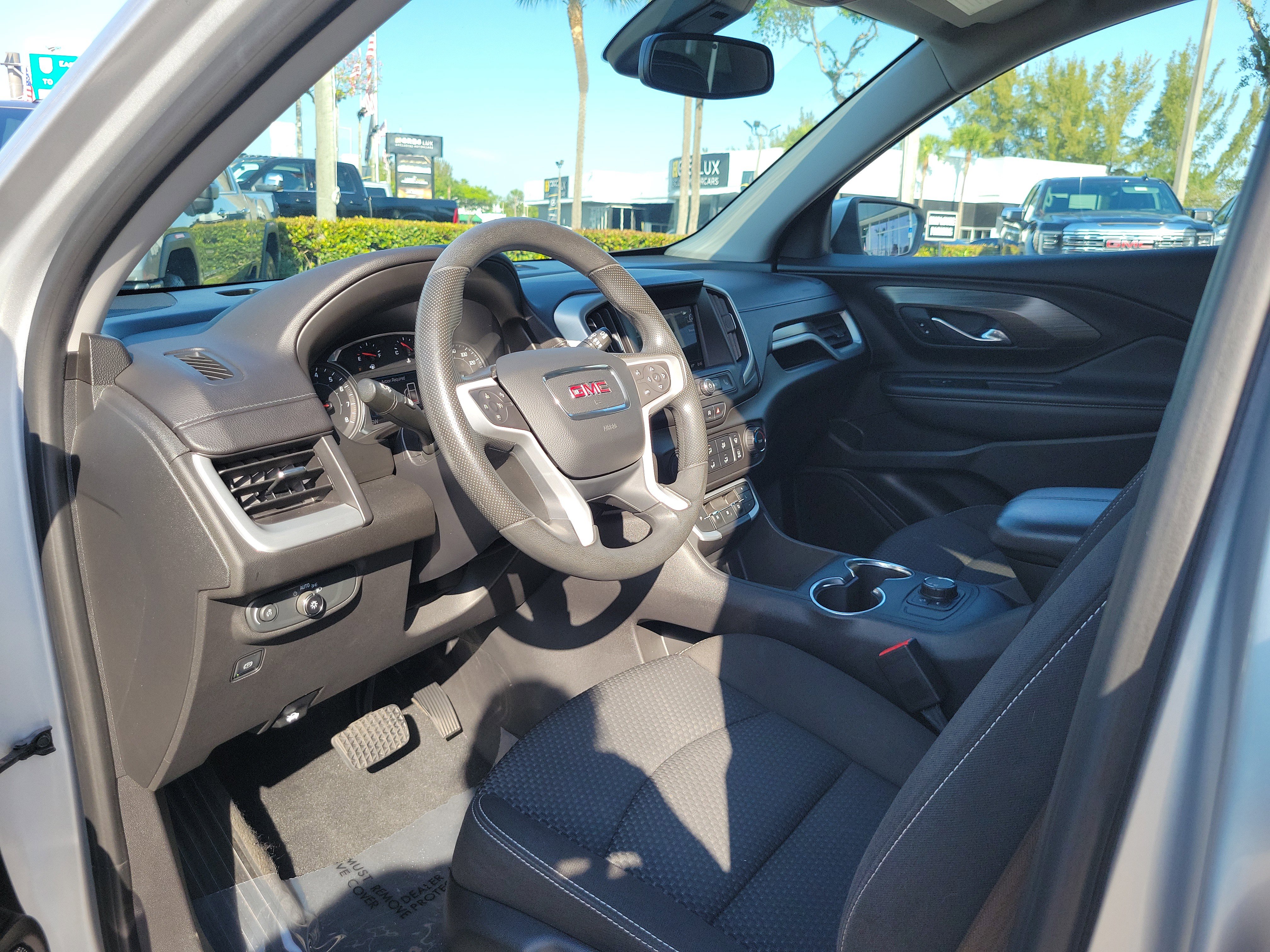 Used 2022 GMC Terrain SLE image 9