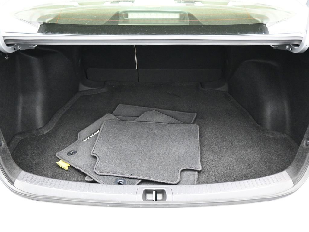 Used 2024 Toyota Corolla LE w/ LE Convenience Package image 27