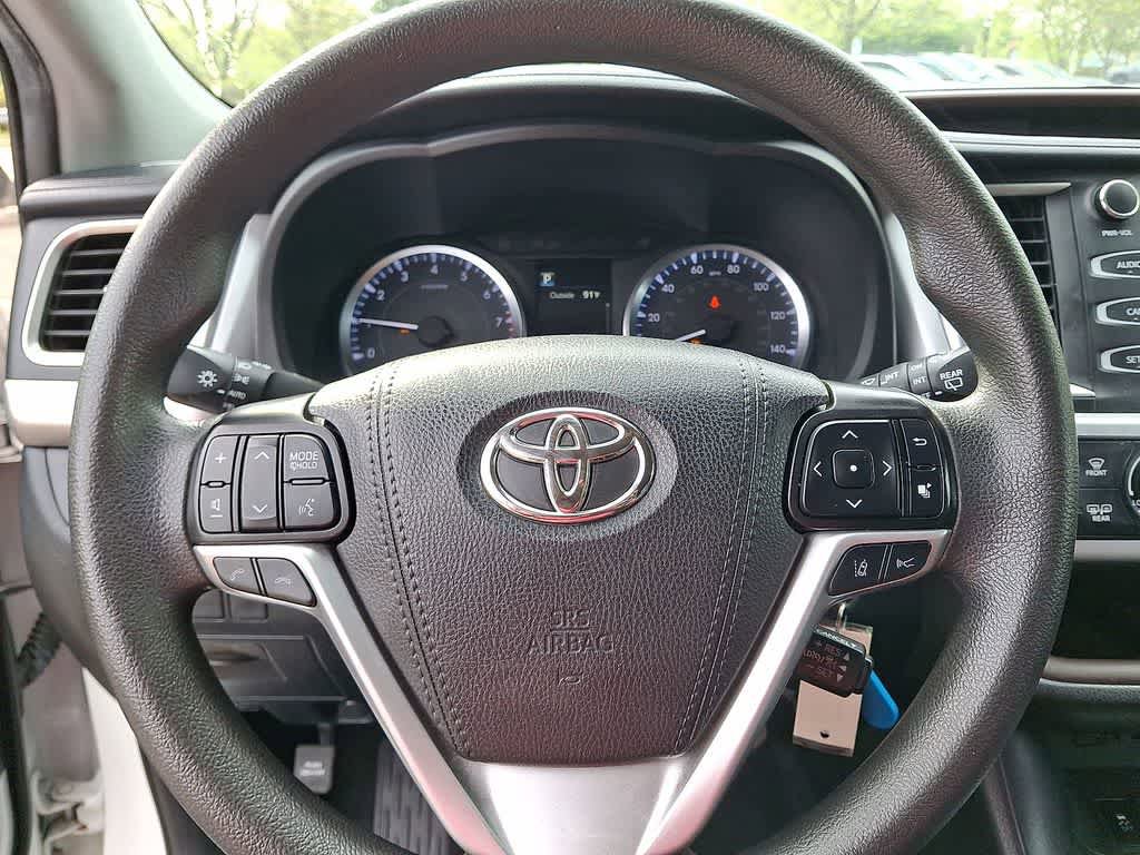 Used 2019 Toyota Highlander LE image 16