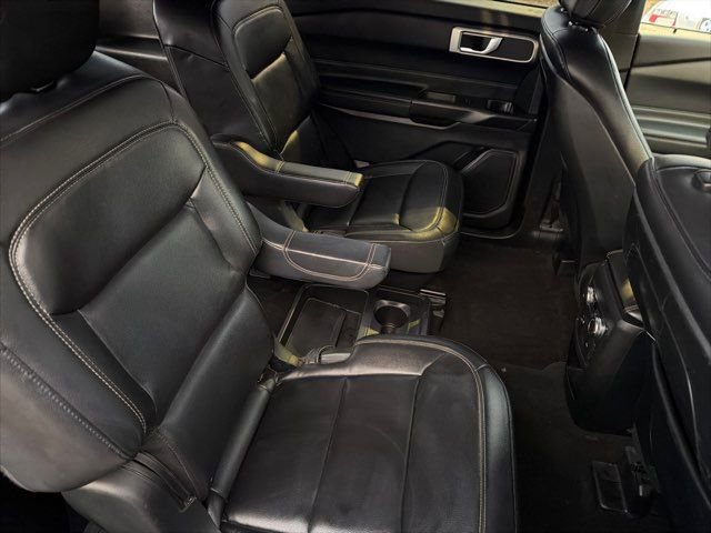 Used 2020 Ford Explorer XLT w/ Equipment Group 202A image 16