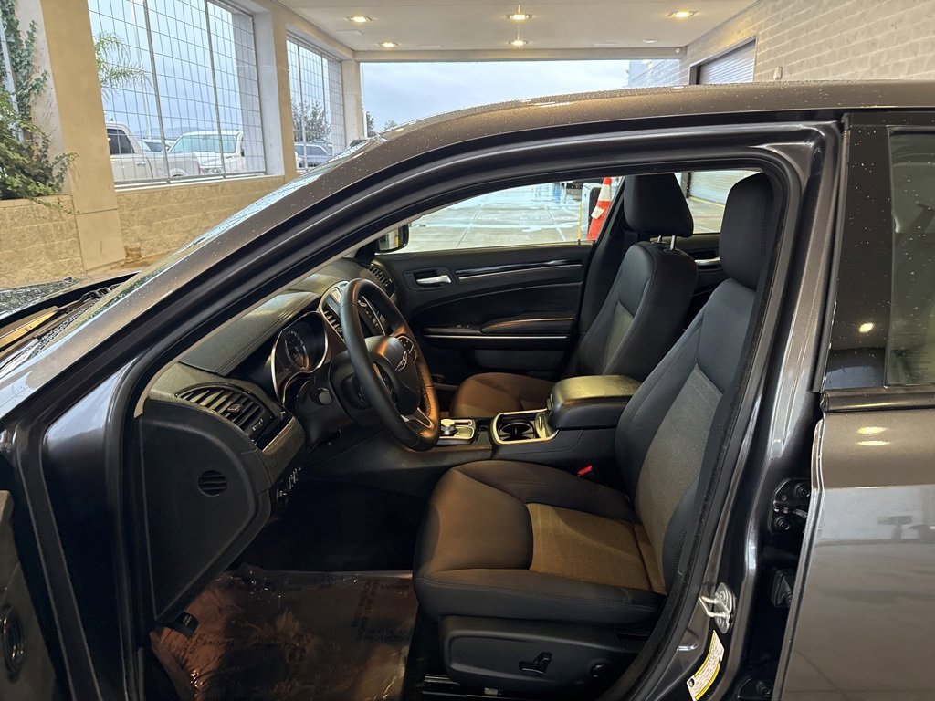 Certified 2023 Chrysler 300 Touring w/ Sport Appearance Package image 24