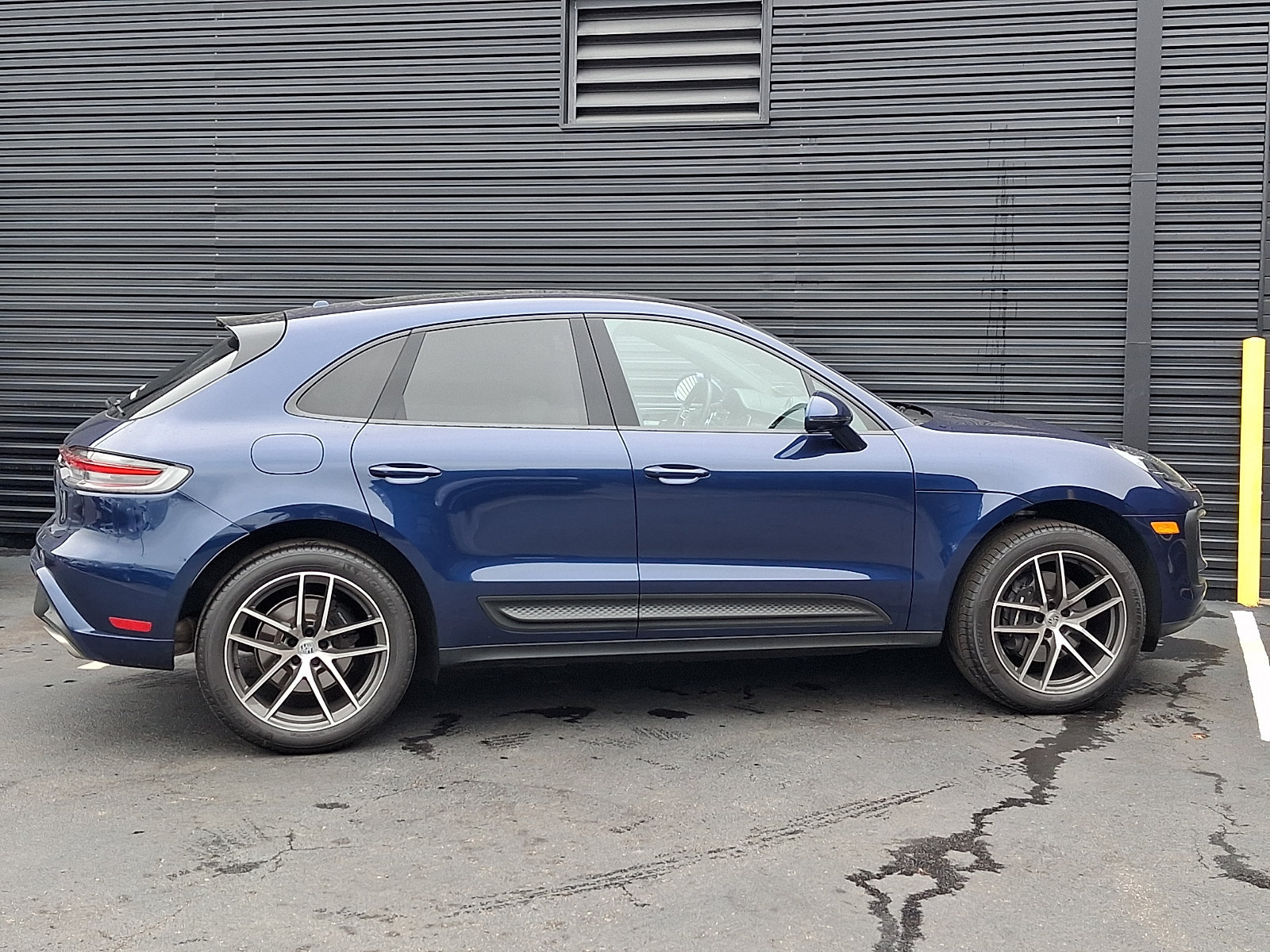 Certified 2026 Porsche Macan AWD/4WD image 8