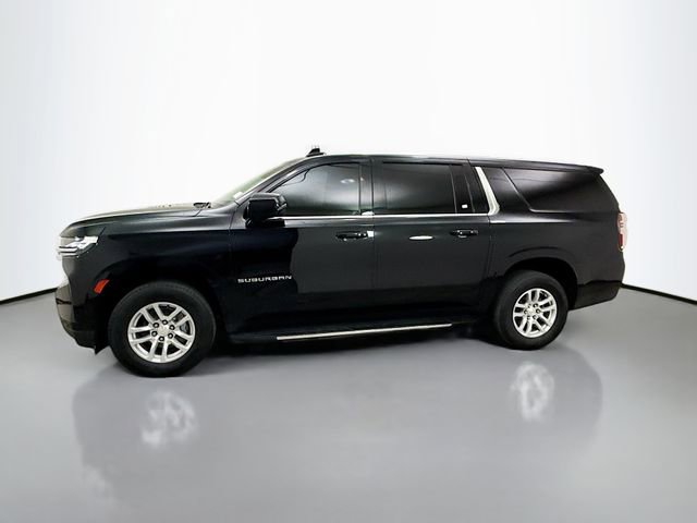 Used 2023 Chevrolet Suburban LT w/ Luxury Package image 4
