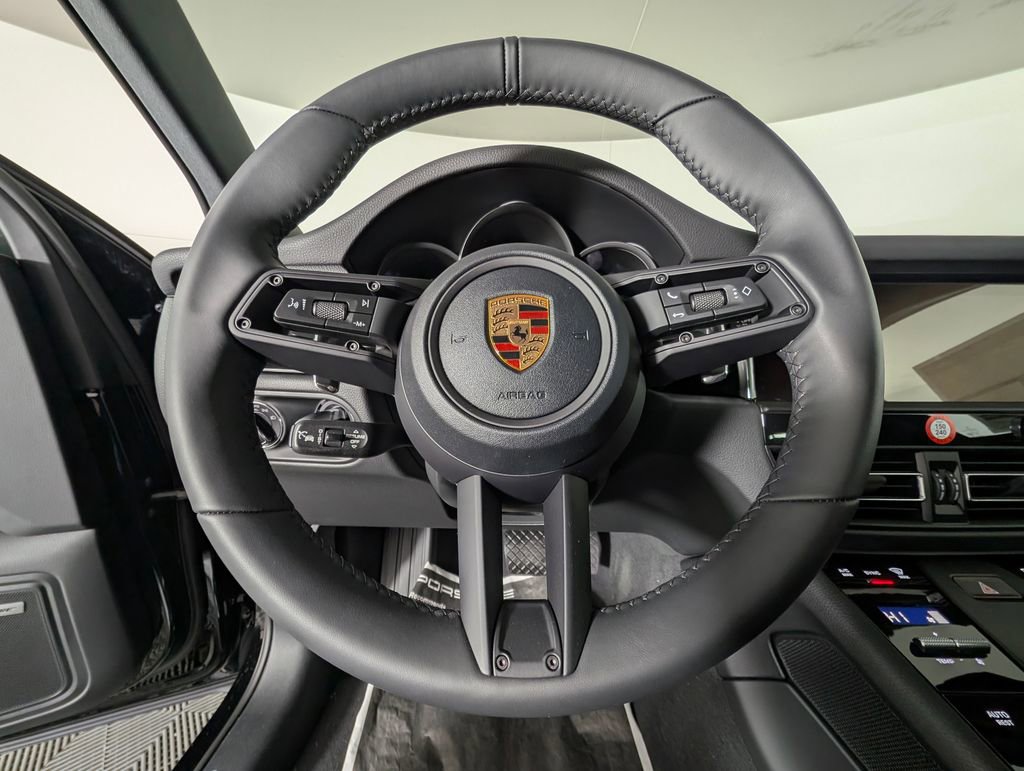 New 2026 Porsche Macan image 30