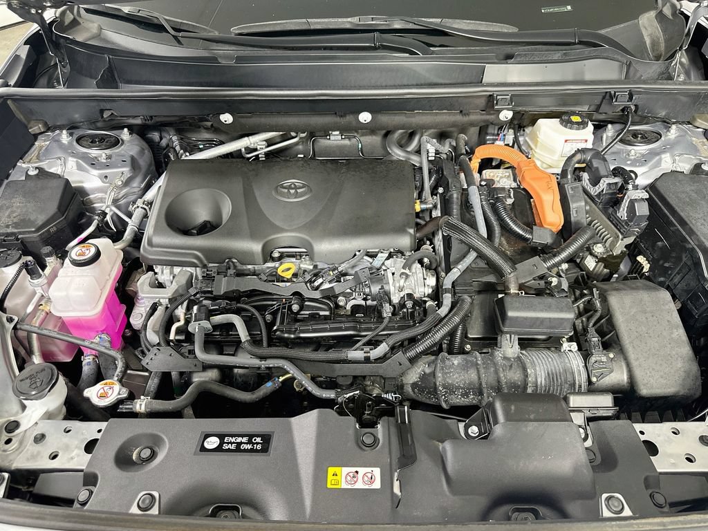 Used 2024 Toyota RAV4 LE AWD/4WD image 9