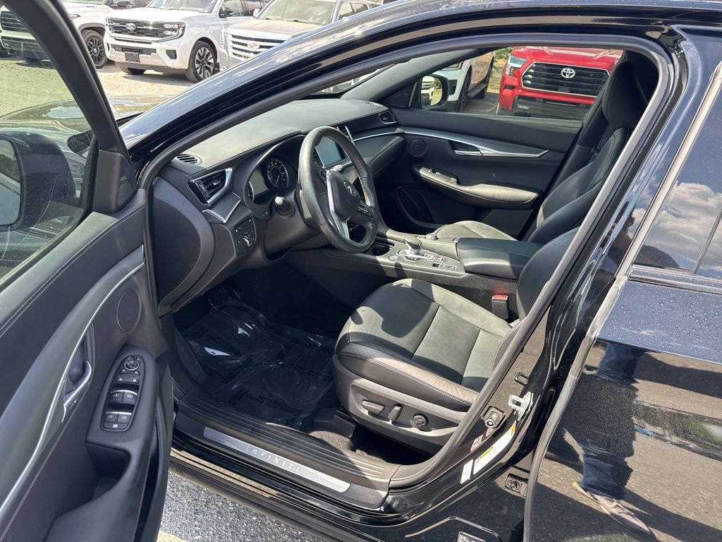 Used 2023 INFINITI QX55 Luxe w/ Cargo Package image 9