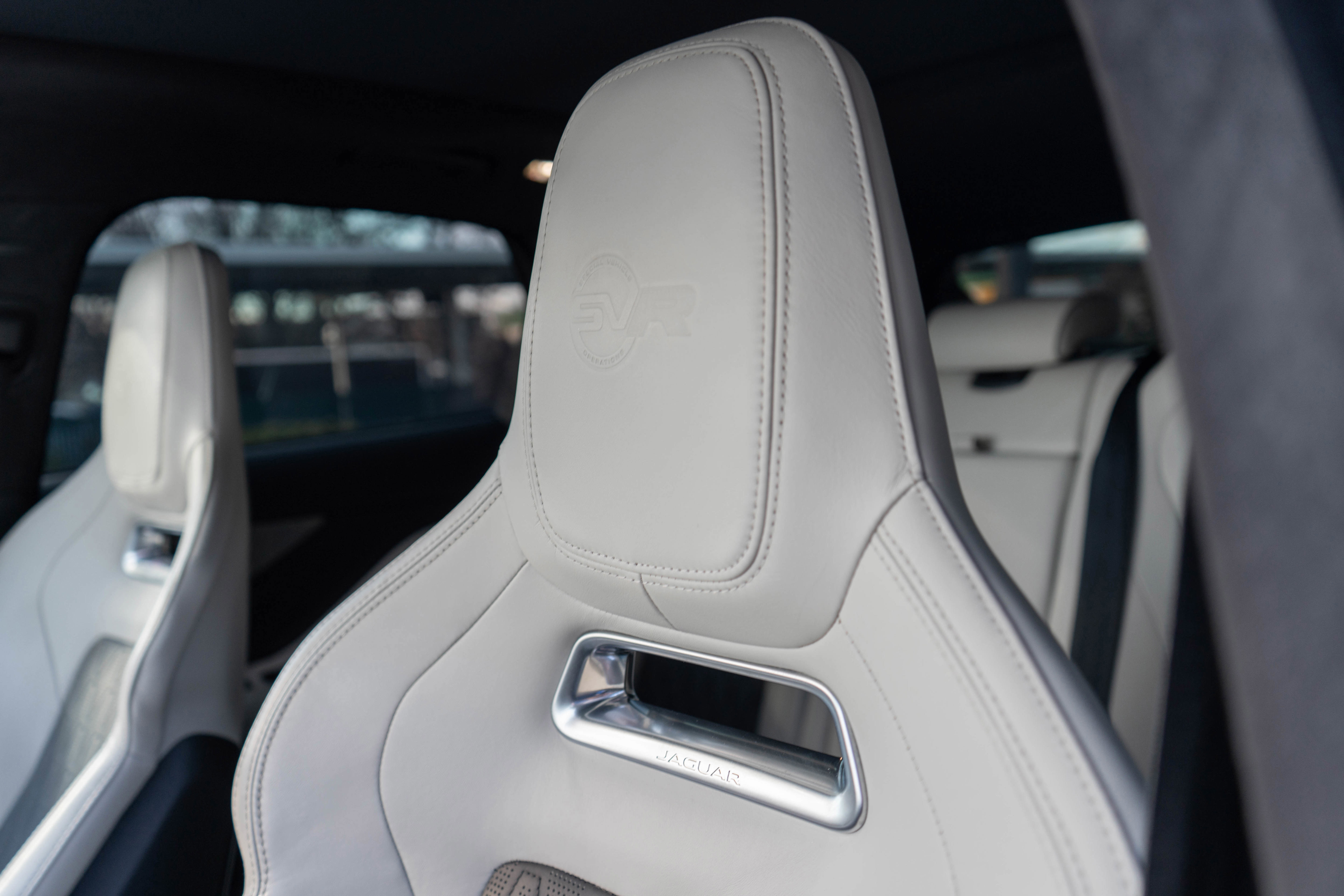 Used 2020 Jaguar F-PACE SVR image 11