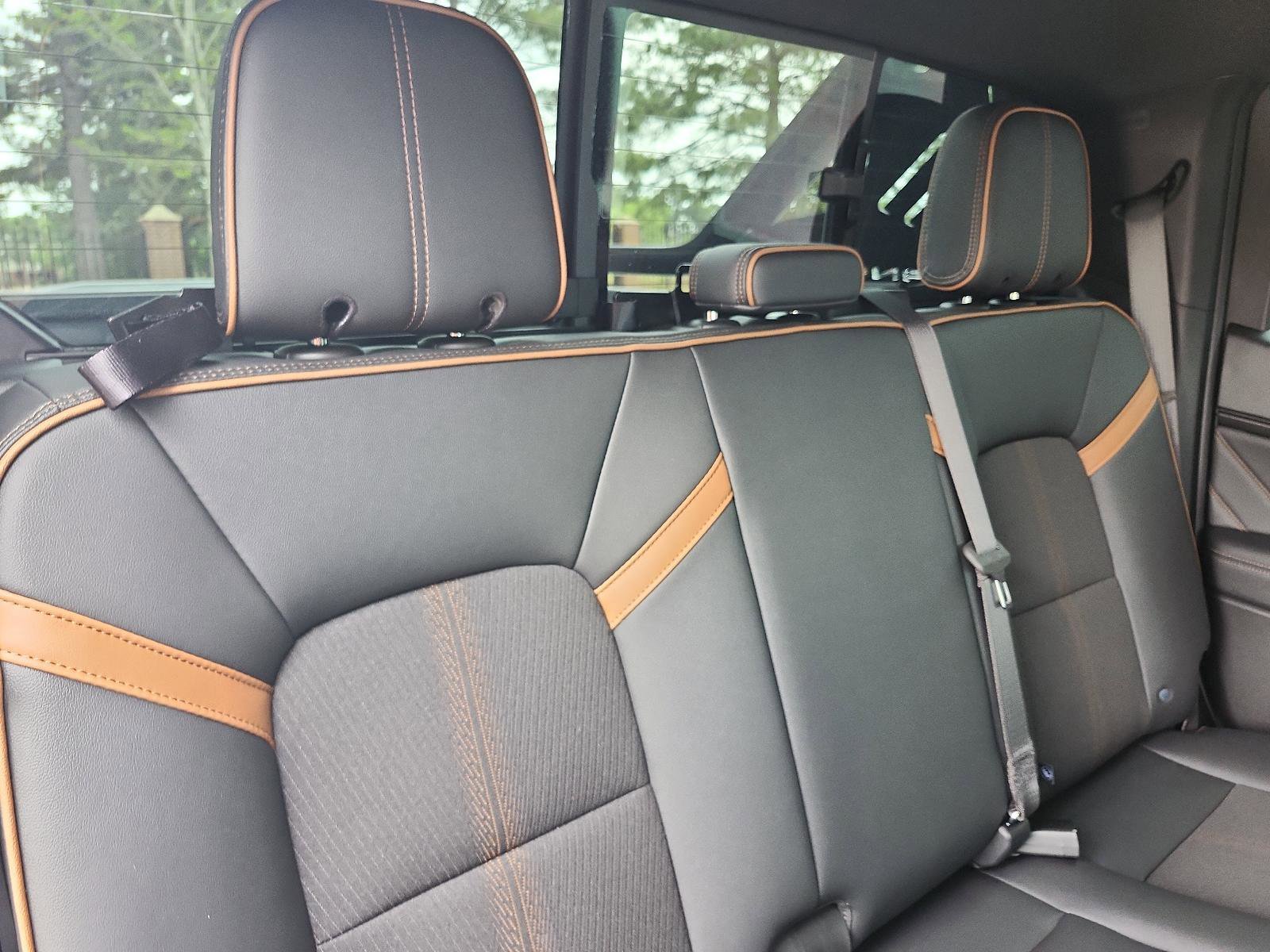 Certified 2025 GMC Canyon AT4 w/ Nightfall Edition AWD/4WD image 8