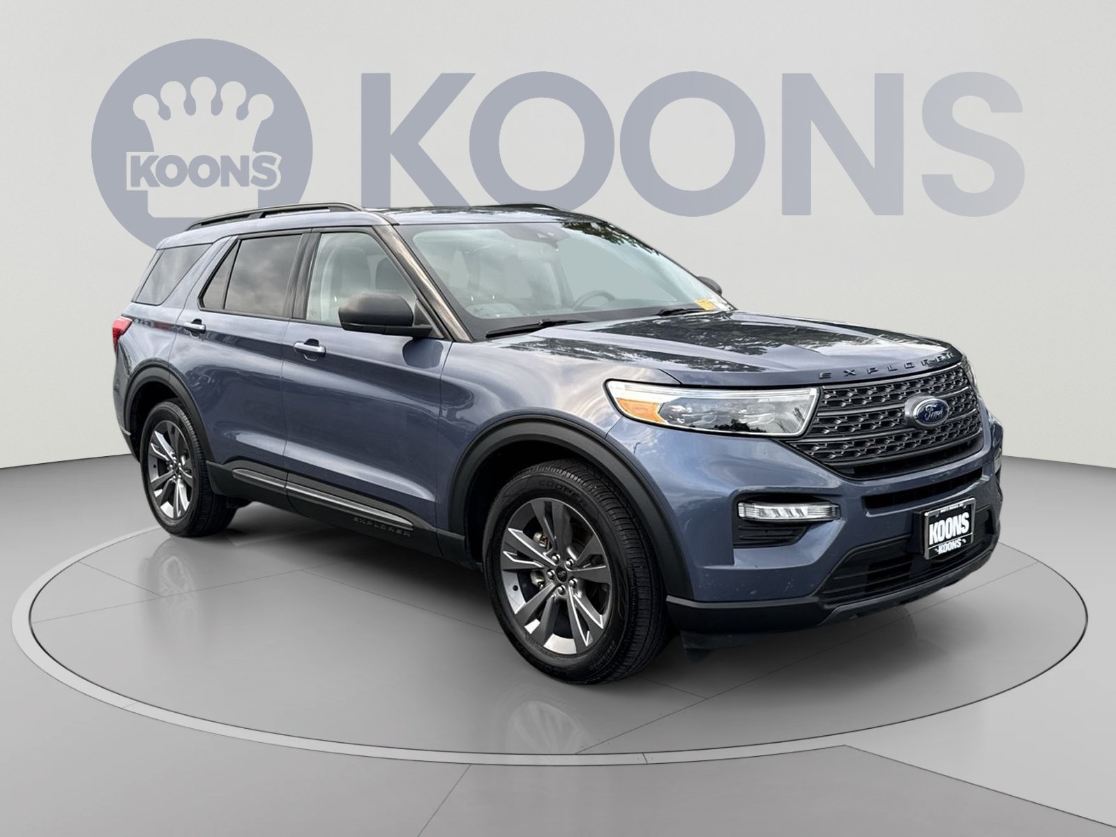 Used 2021 Ford Explorer XLT w/ Equipment Group 202A AWD/4WD image 2
