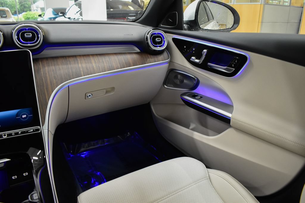 Used 2026 Mercedes-Benz C 300 4MATIC Sedan w/ Exclusive Trim Package image 23