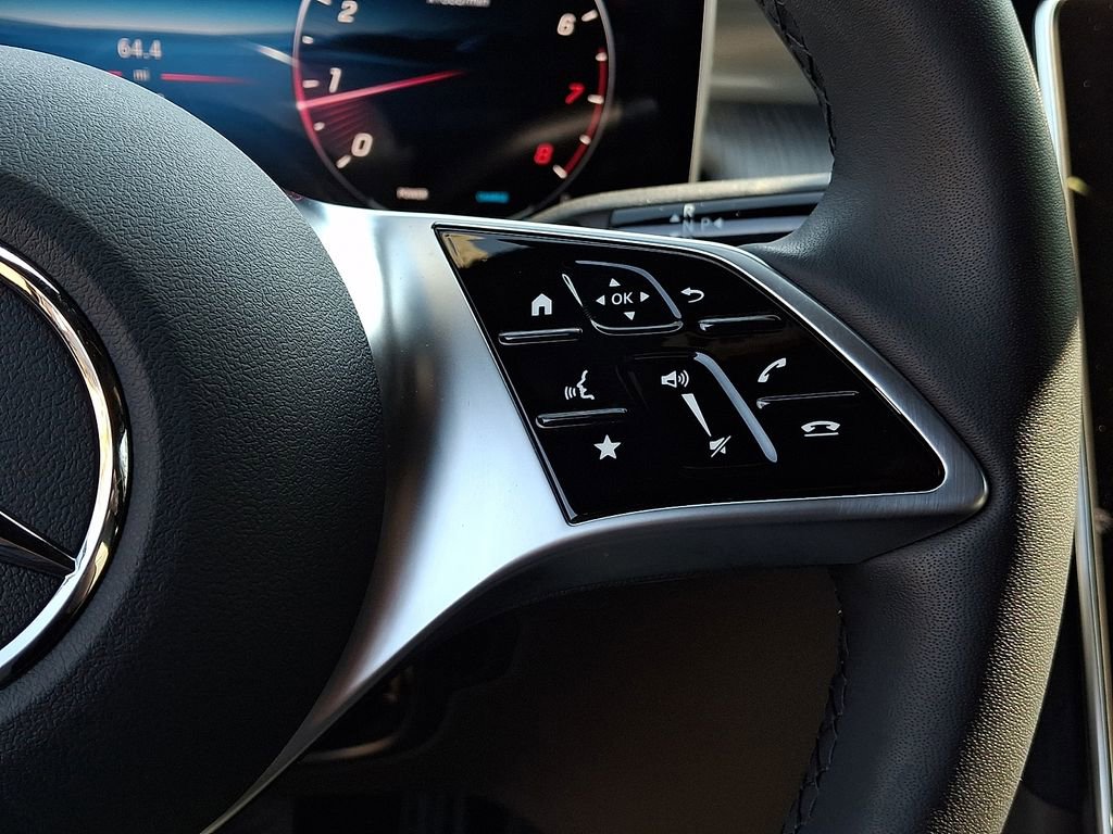 Used 2025 Mercedes-Benz GLC 300 4MATIC image 22