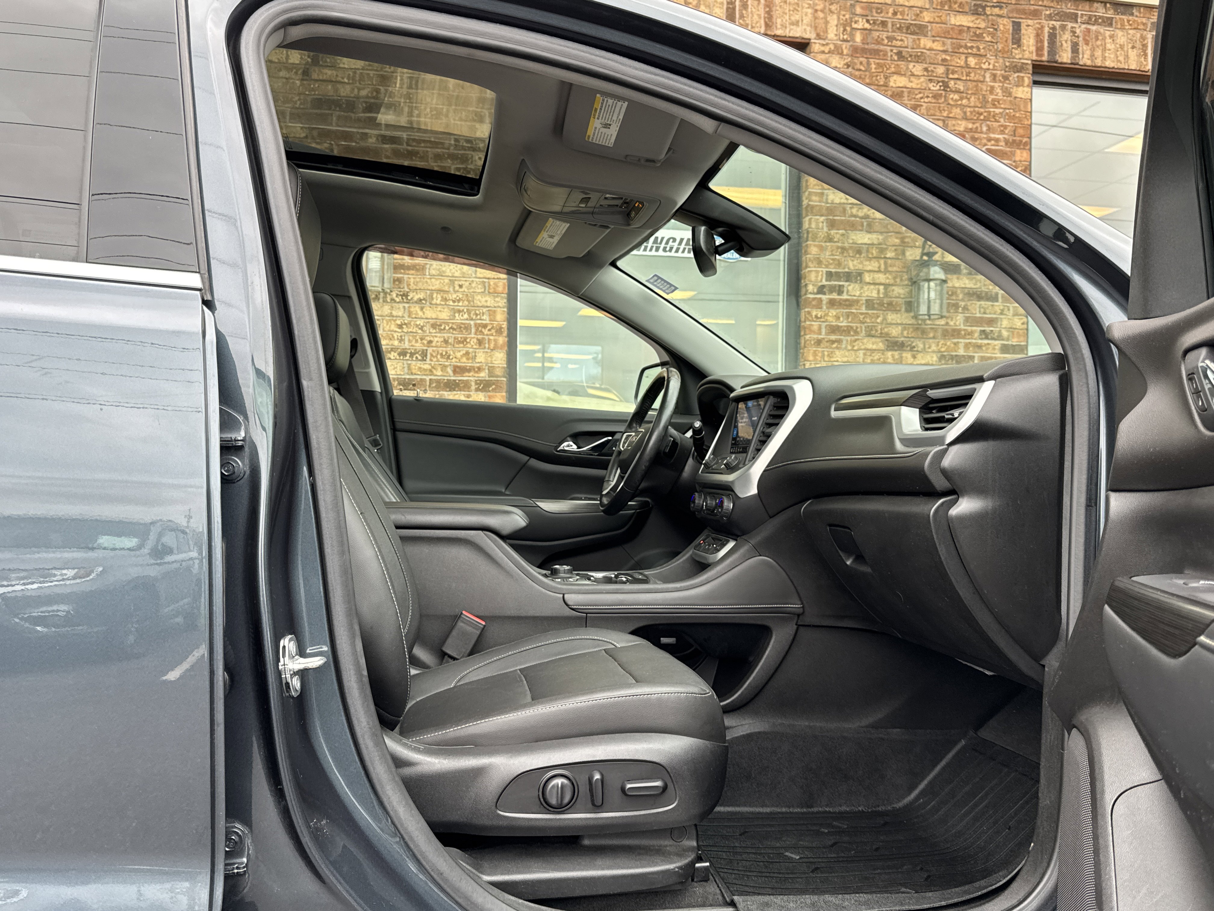 Used 2020 GMC Acadia SLT w/ Premium Package AWD/4WD image 13