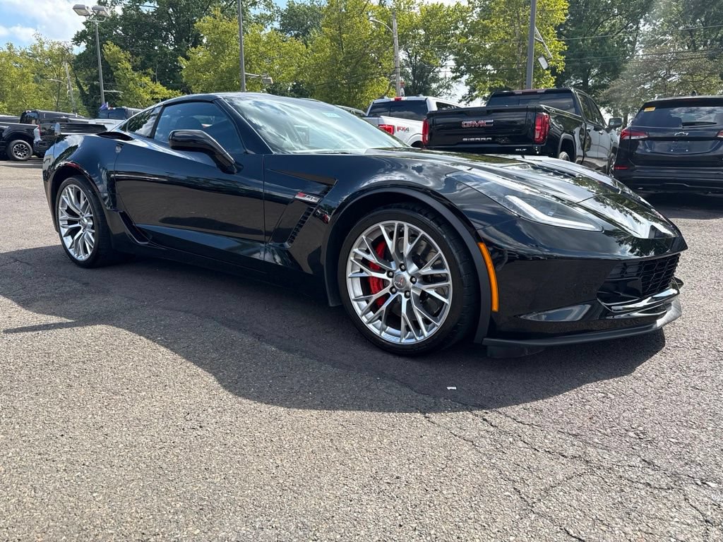 Used 2015 Chevrolet Corvette Z06 RWD image 3