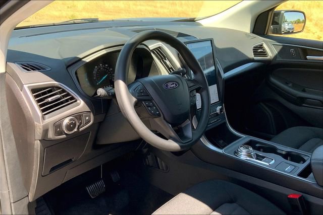 New 2023 Ford Edge SE w/ Black Appearance Package image 6