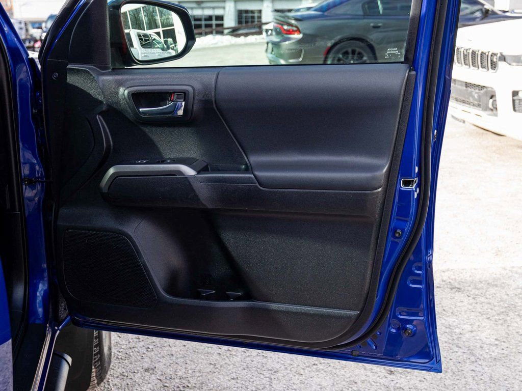 Used 2023 Toyota Tacoma TRD Off-Road w/ Technology Package image 13