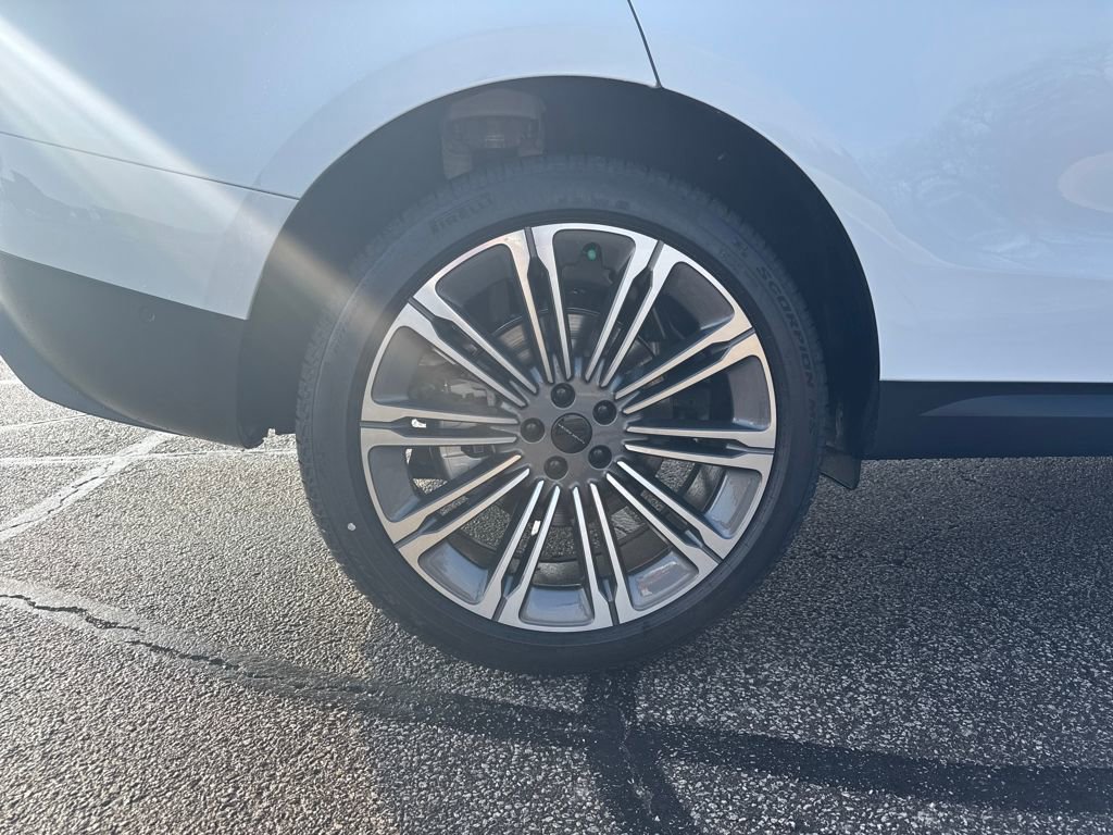 New 2026 Land Rover Range Rover Sport SE image 9