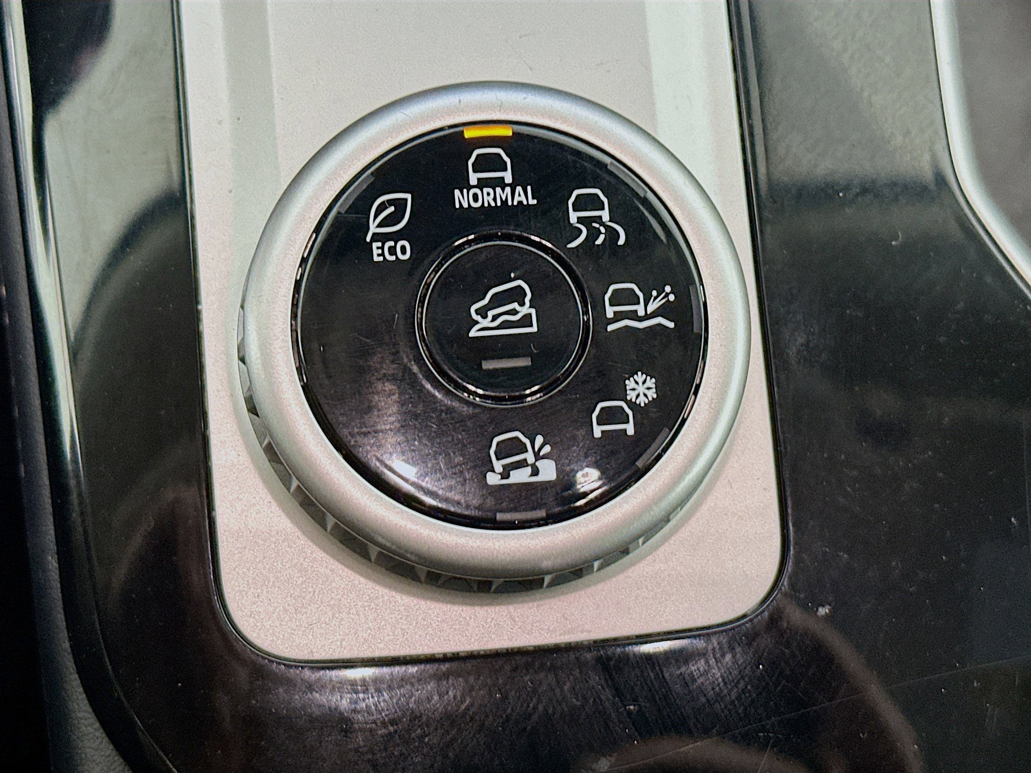 Used 2025 Mitsubishi Outlander SE AWD/4WD image 26