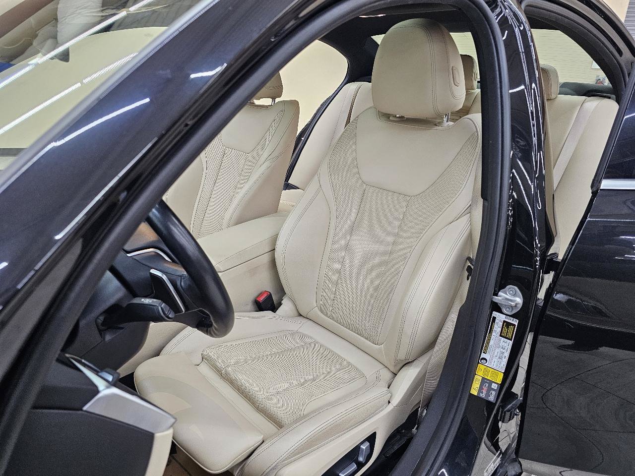Used 2022 BMW 330e RWD image 16