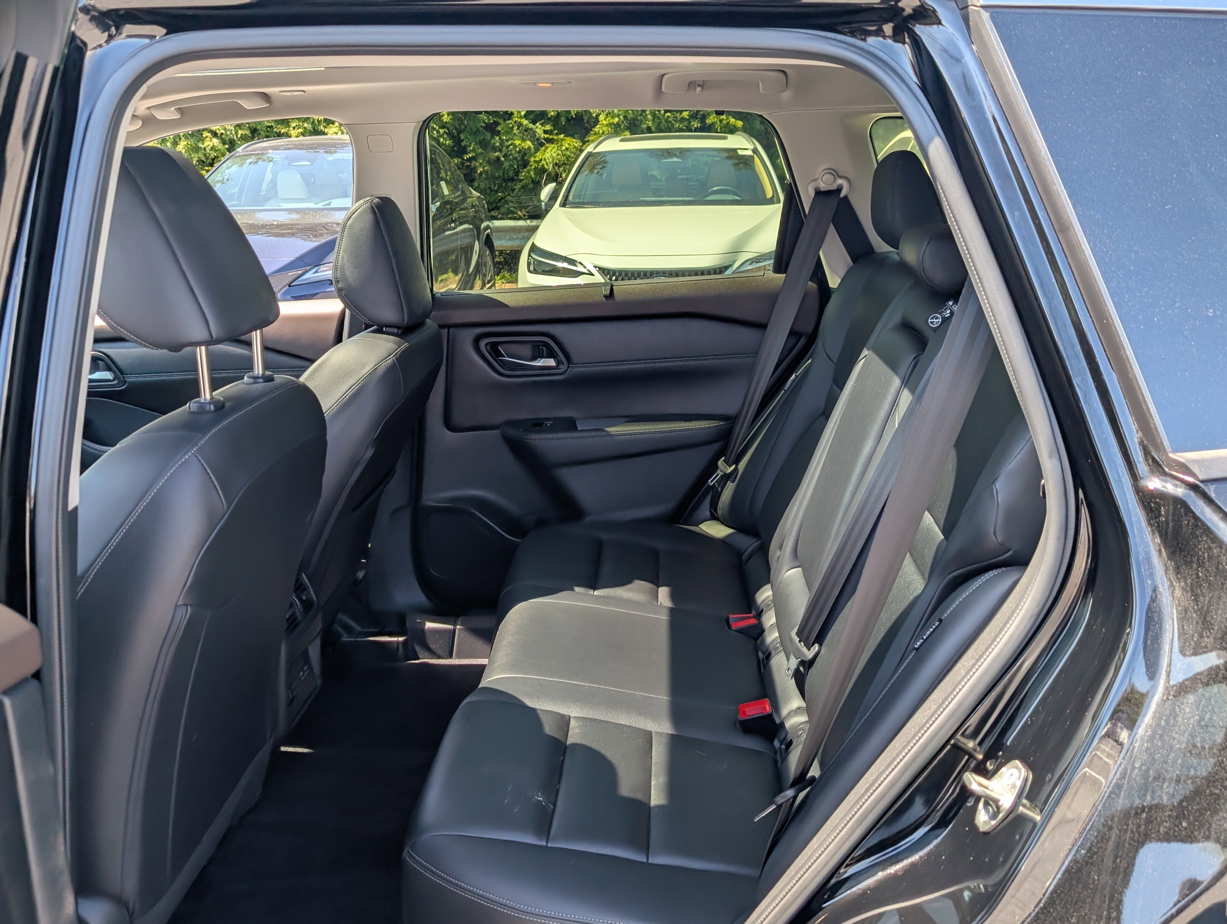 Used 2023 Nissan Rogue SL w/ SL Premium Package image 15