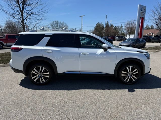 Certified 2025 Nissan Pathfinder Platinum w/ Cargo Package image 4