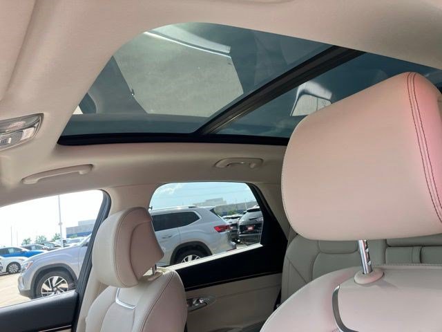 Used 2023 Genesis GV70 2.5T w/ Select Package AWD/4WD image 15