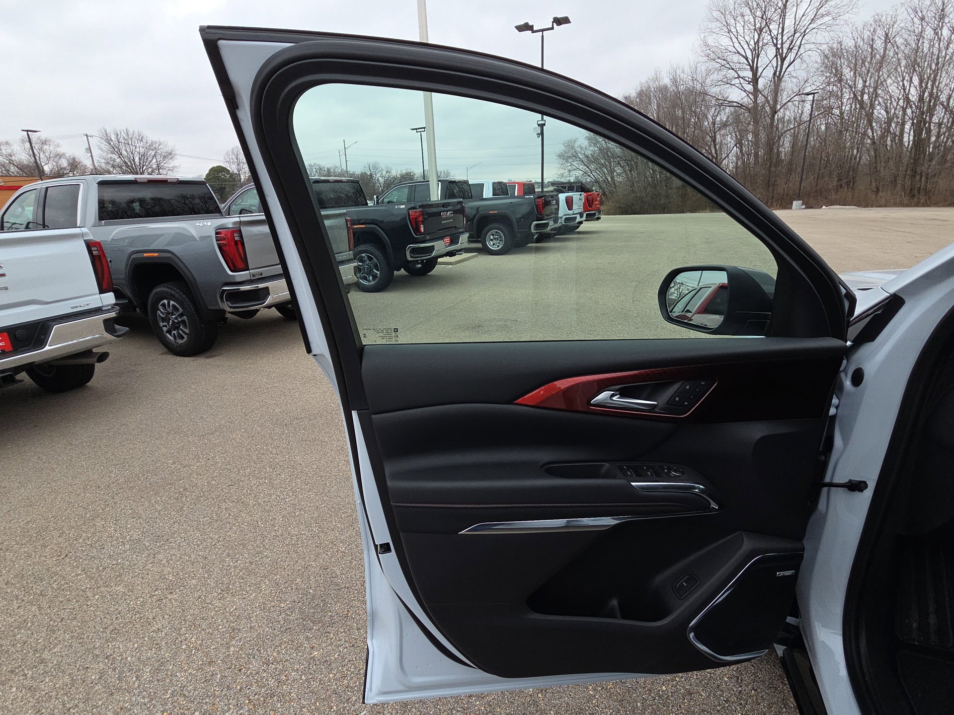 New 2026 Chevrolet Traverse RS image 12