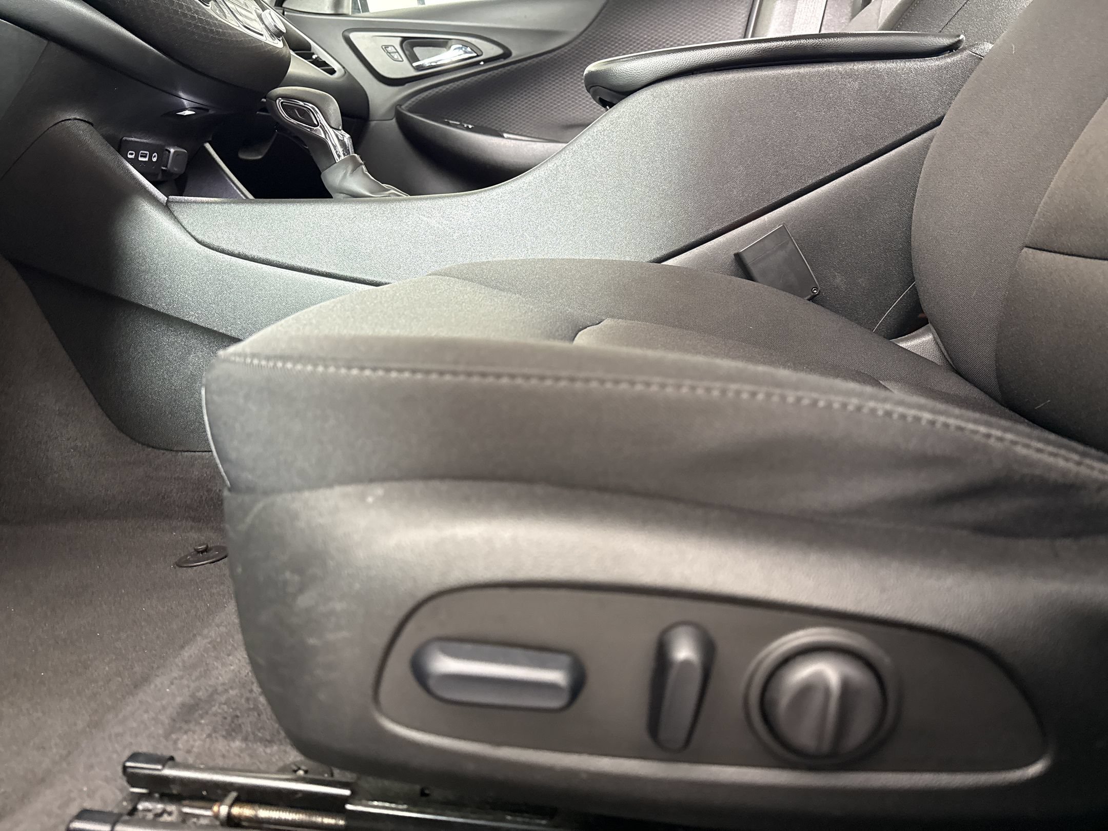 Used 2023 Chevrolet Malibu LT FWD image 14