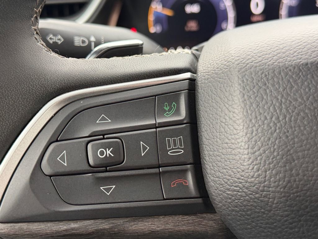 Used 2024 Jeep Grand Cherokee L Limited w/ Luxury Tech Group II image 22