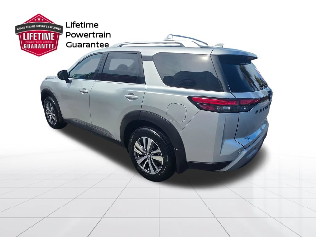 Certified 2022 Nissan Pathfinder SL w/ SL Black Package FWD image 3
