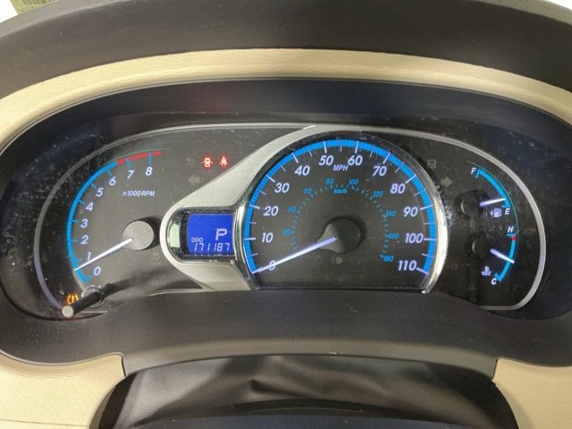Used 2011 Toyota Sienna Limited image 17