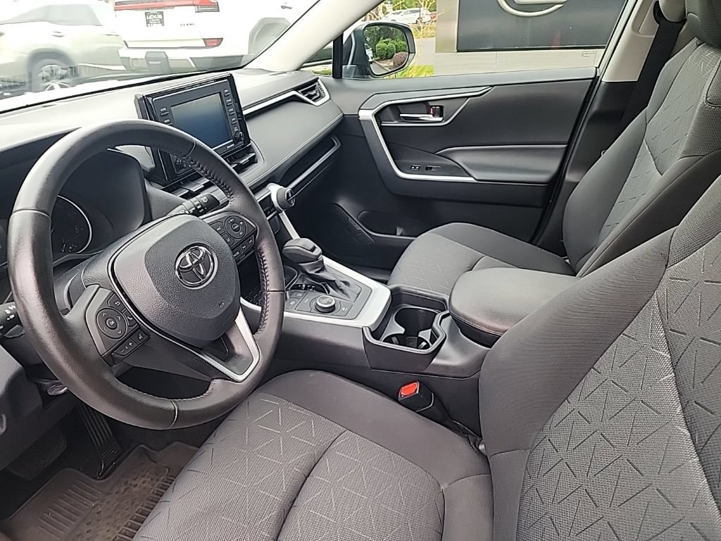 Used 2021 Toyota RAV4 XLE w/ Convenience Package AWD/4WD image 12