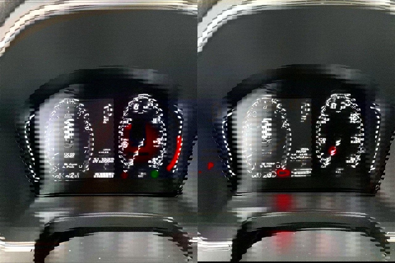 Used 2024 Honda Pilot Touring image 23