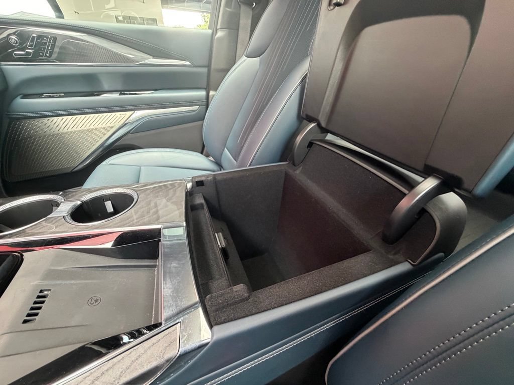 Used 2025 Cadillac Escalade IQ Luxury 2 w/ LPO, Premium Carpet Package AWD/4WD image 30