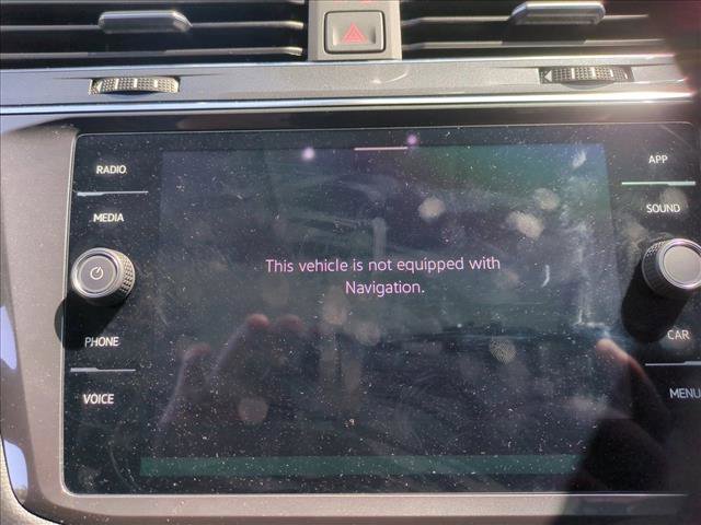 Used 2023 Volkswagen Tiguan SE w/ Panoramic Sunroof Package FWD image 13