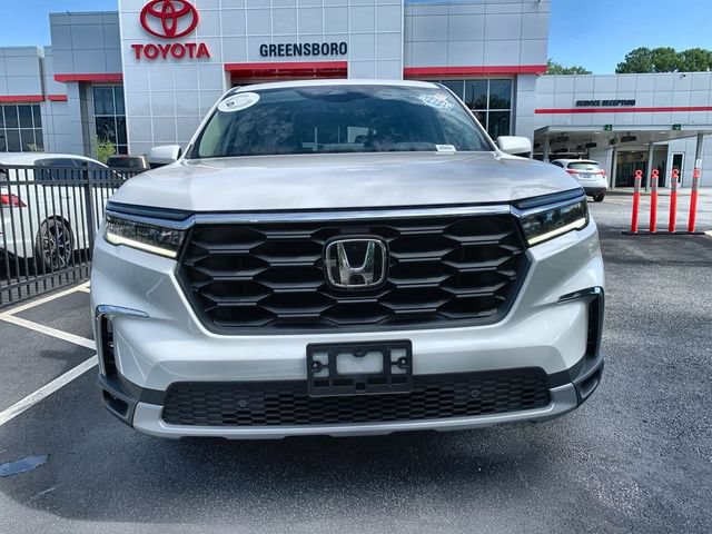 Used 2025 Honda Pilot EX-L image 3