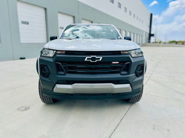 Used 2024 Chevrolet Colorado Trail Boss w/ Technology Package image 4