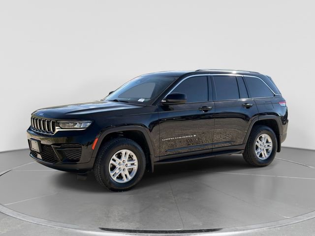 Used 2023 Jeep Grand Cherokee Laredo w/ Luxury Tech Group I AWD/4WD image 8