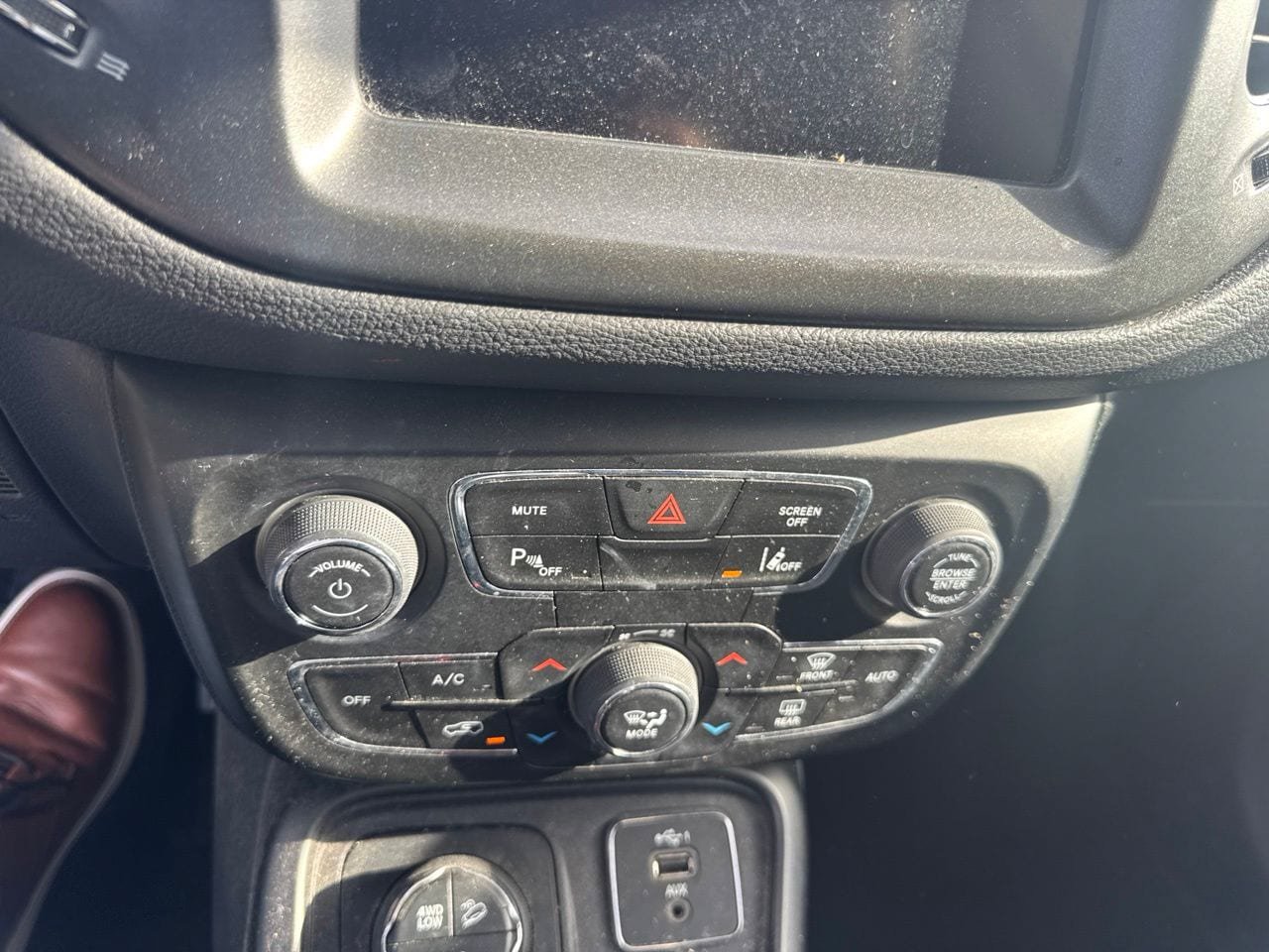 Used 2021 Jeep Compass Trailhawk AWD/4WD image 13