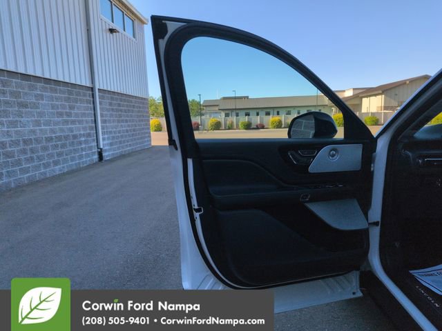 Used 2025 Lincoln Aviator Reserve w/ Equipment Group 201A AWD/4WD image 10