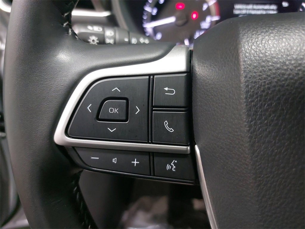 Used 2024 Toyota Highlander LE image 19