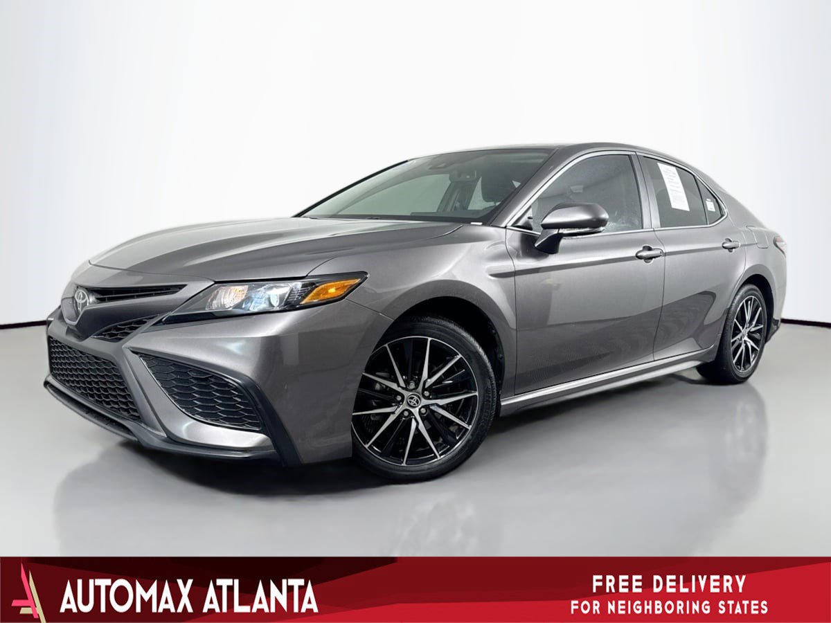 Used 2024 Toyota Camry SE image 1