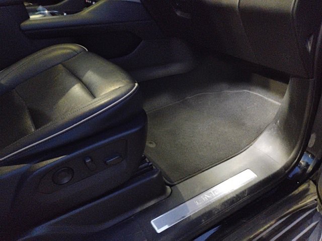 Used 2022 GMC Yukon SLT w/ SLT Luxury Package image 13