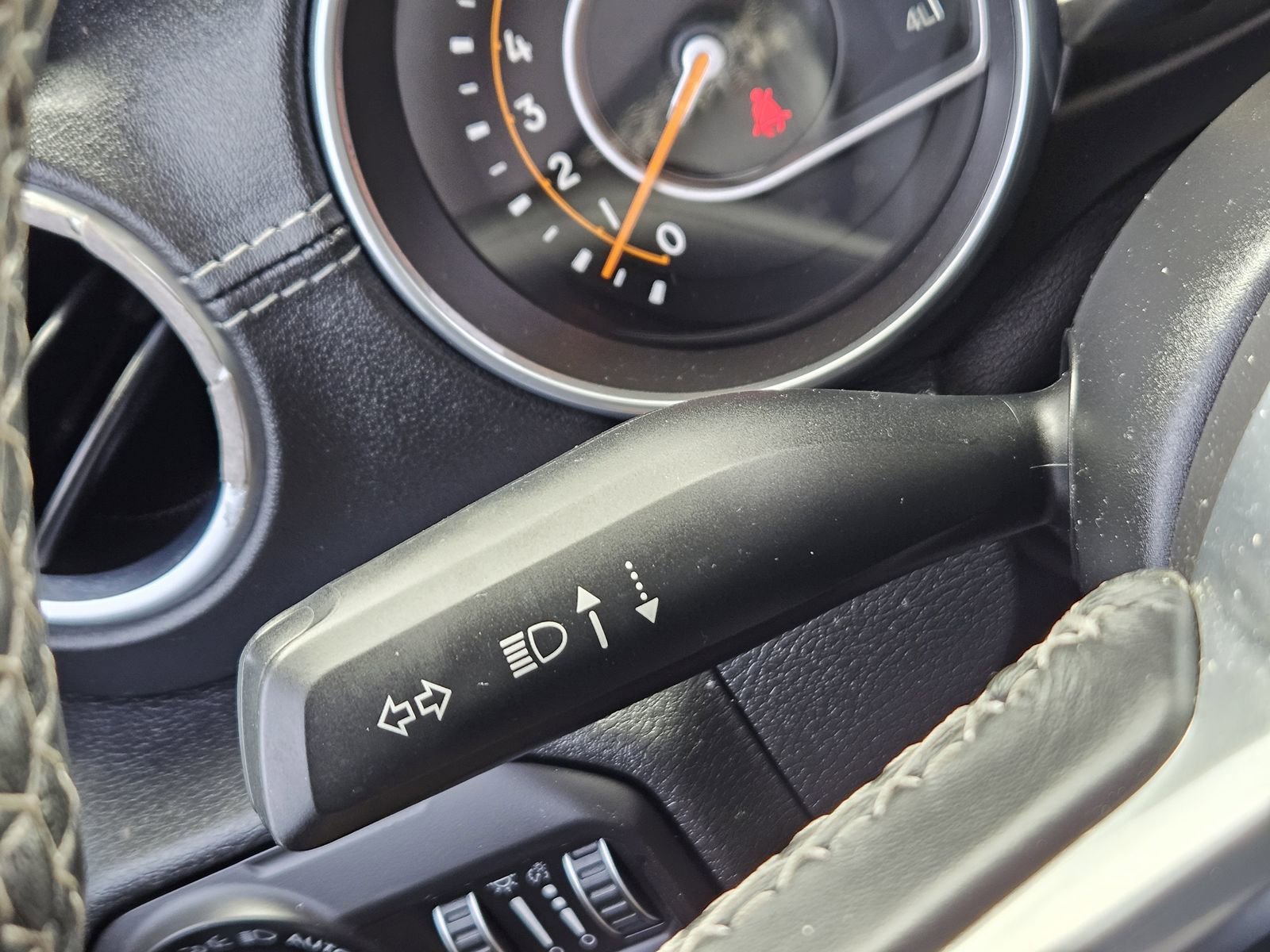 Used 2018 Jeep Wrangler Unlimited Sahara AWD/4WD image 28