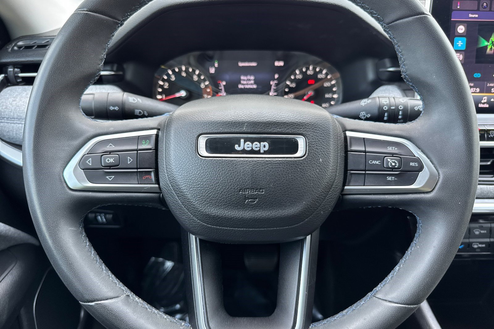 Used 2022 Jeep Compass Latitude AWD/4WD image 11