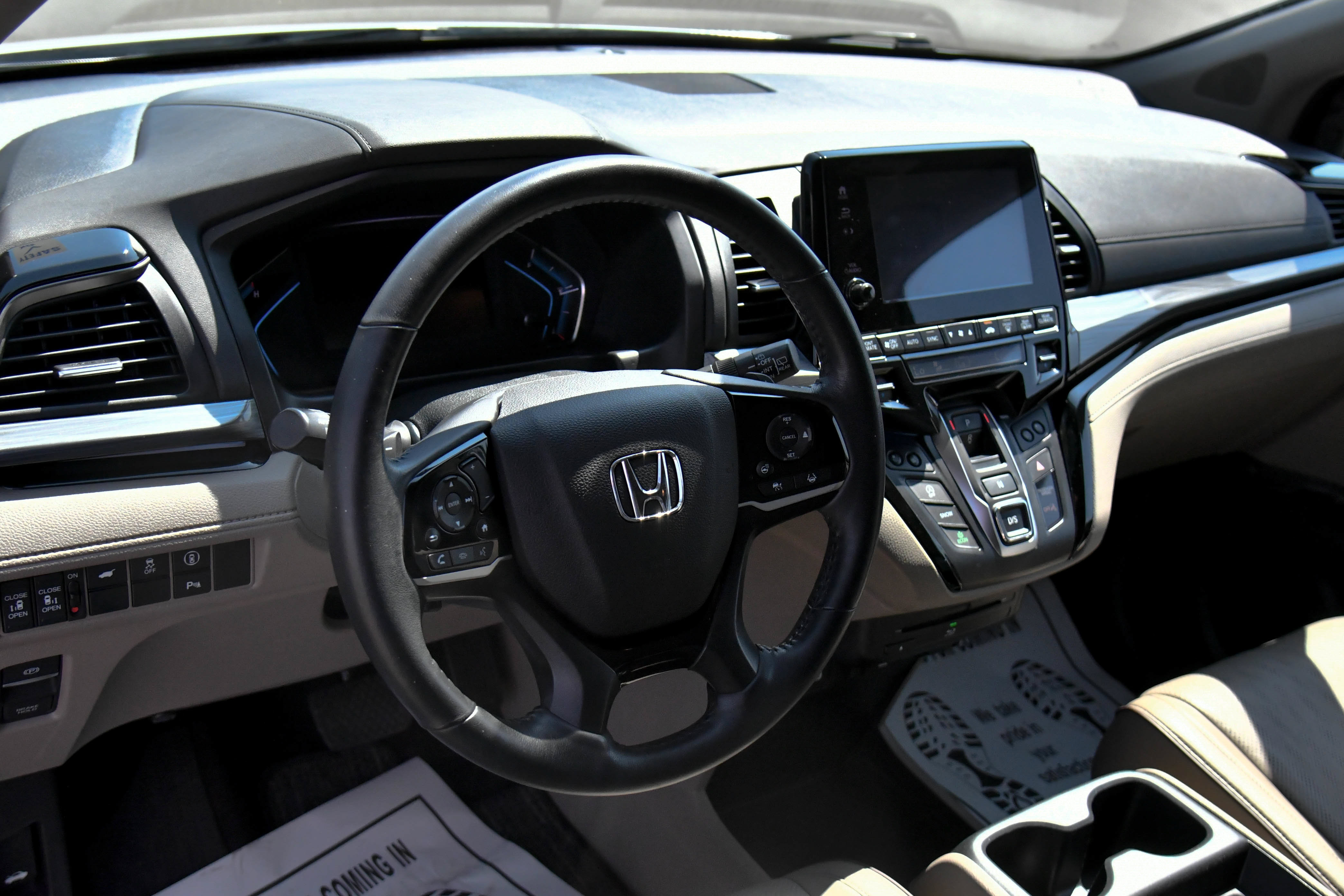 Used 2023 Honda Odyssey Elite image 16
