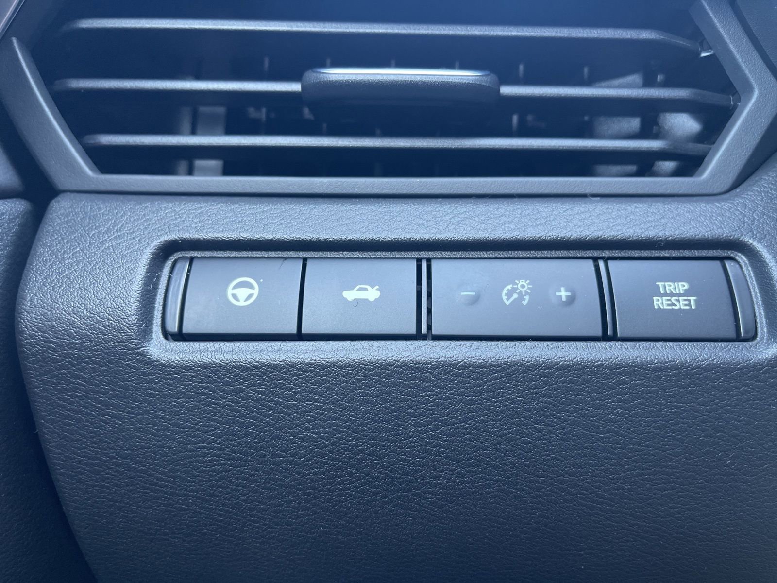 New 2025 Nissan Altima 2.5 SL image 38