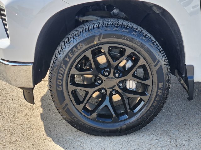 Used 2024 Chevrolet Silverado 1500 LT RWD image 17